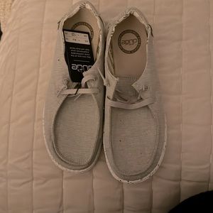 Brand new Hey dudes- women’s size 8. Never worn!